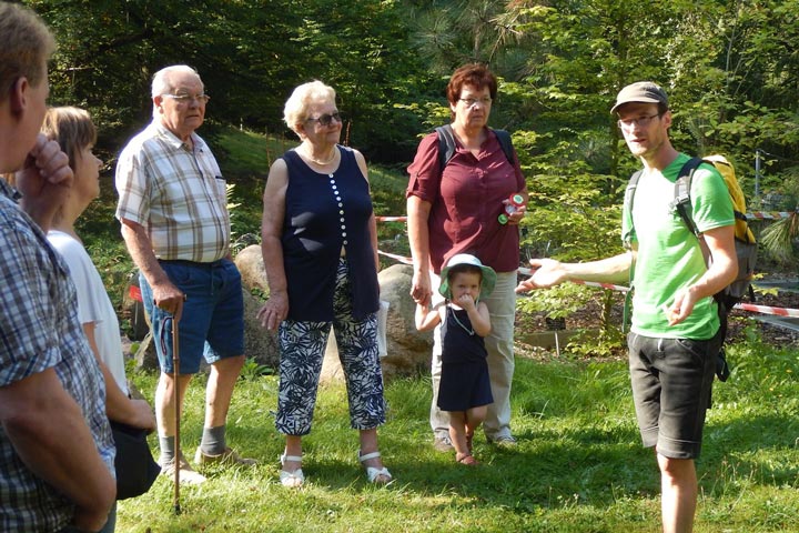 Führung im Forstbotanischen Garten